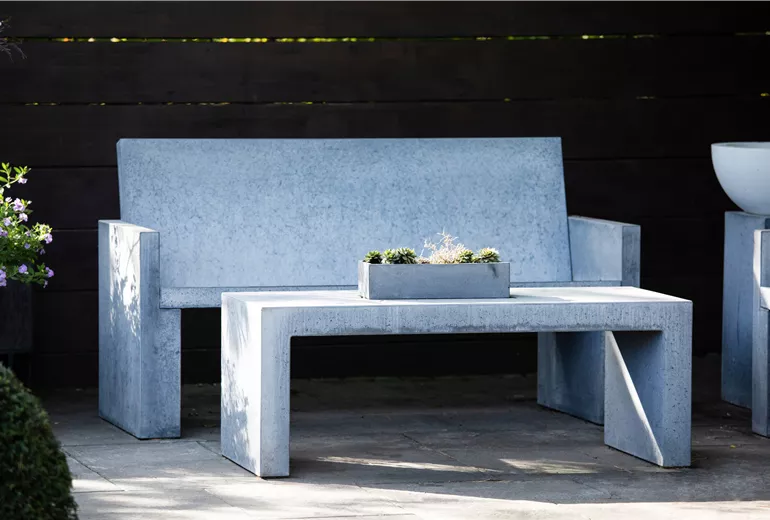 Gartenmöbel auf Terrasse